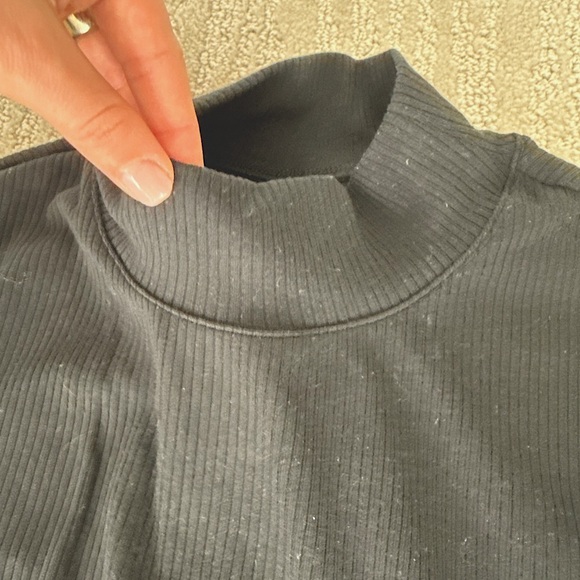 Women's Black Long Sleeve ALO Top - Picture 2 of 3